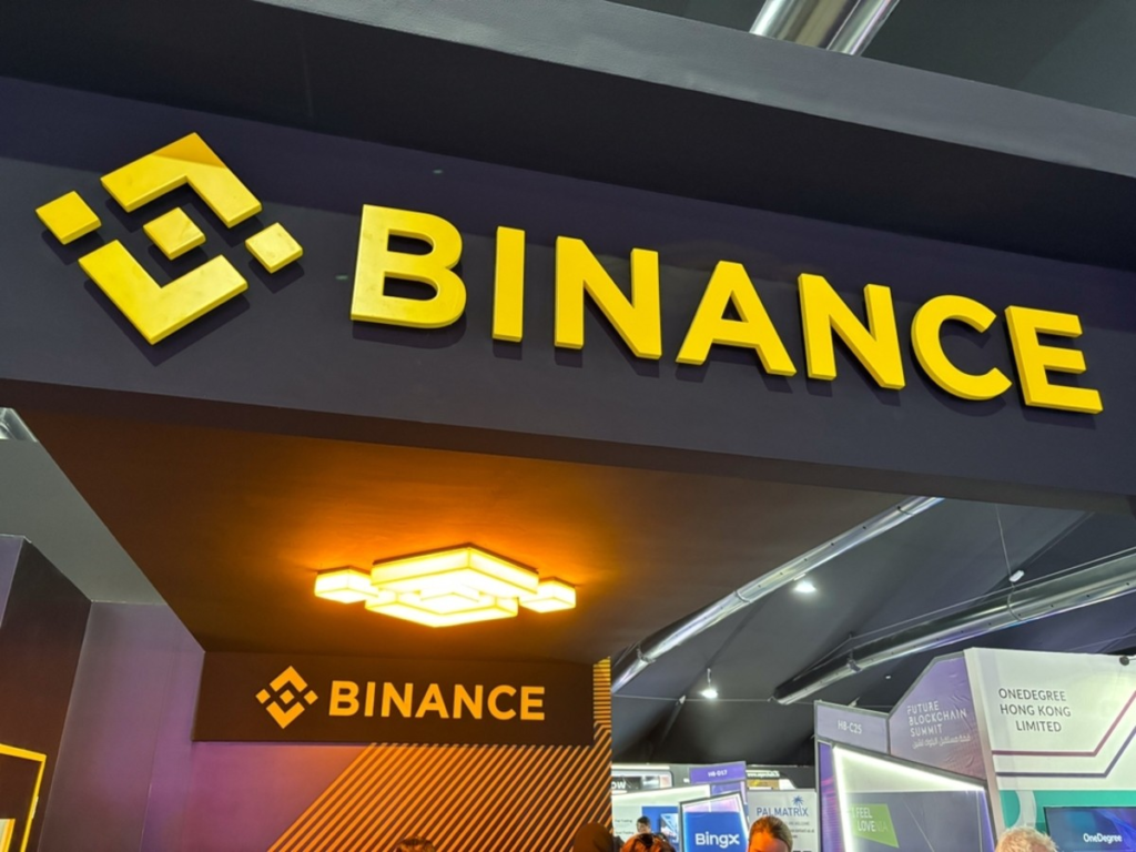 Binance
